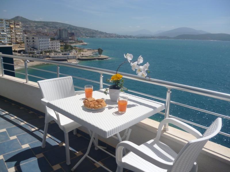 Beautifull Holiday Apartment Larisa Саранде Екстериор снимка