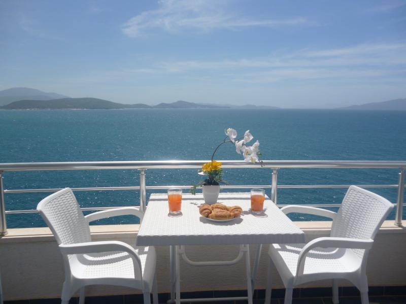 Beautifull Holiday Apartment Larisa Саранде Екстериор снимка