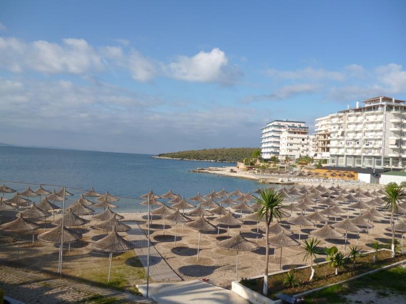 Beautifull Holiday Apartment Larisa Саранде Екстериор снимка